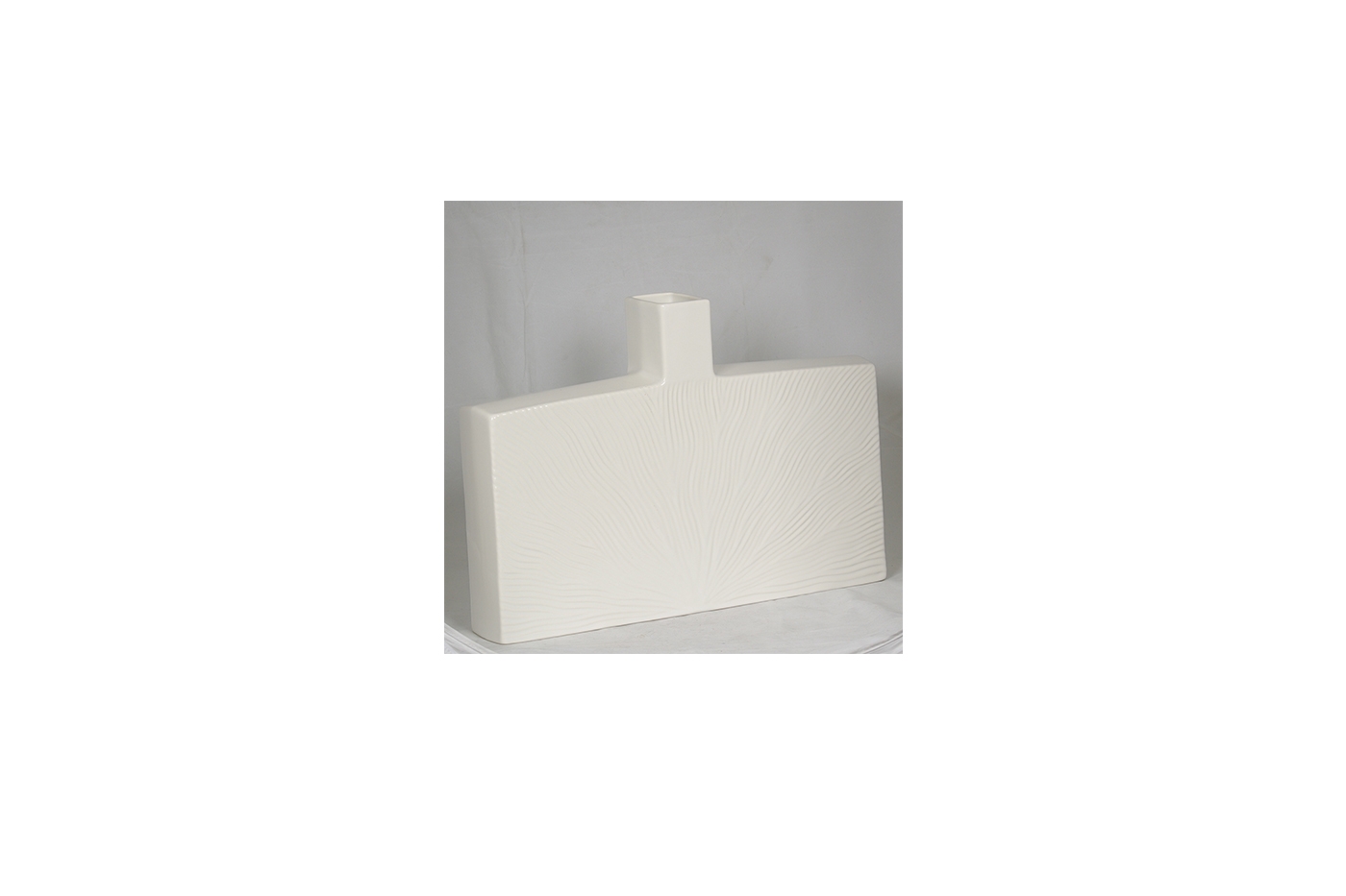 KUK0552043 VAZO WHITE